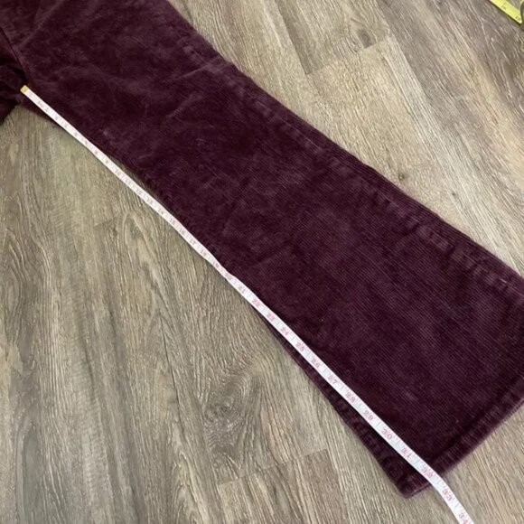 Levi's Ribcage Boot High Waist Corduroy Pants In Malbec 29 x 32 - Picture 13 of 13